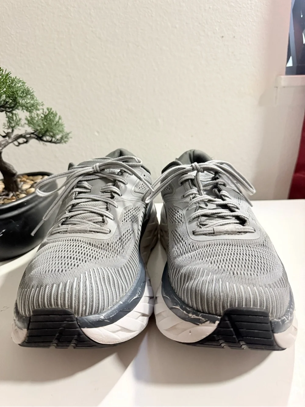 Hoka Bondi 7 men size 12 Gray and White Women's Athletic Running Shoes